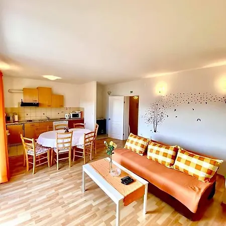 Апартаменты Neda Подстрана