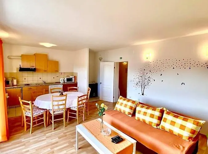 Апартаменты Neda Подстрана