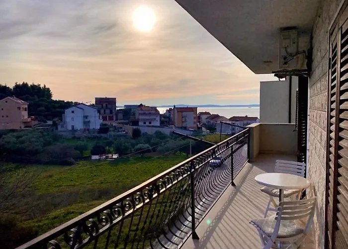 Neda Апартаменты *