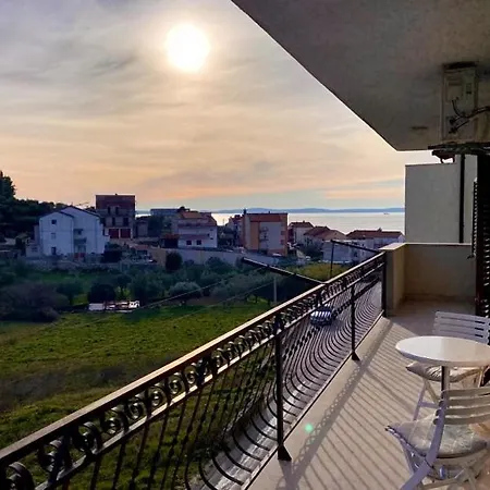 Neda Apartment *